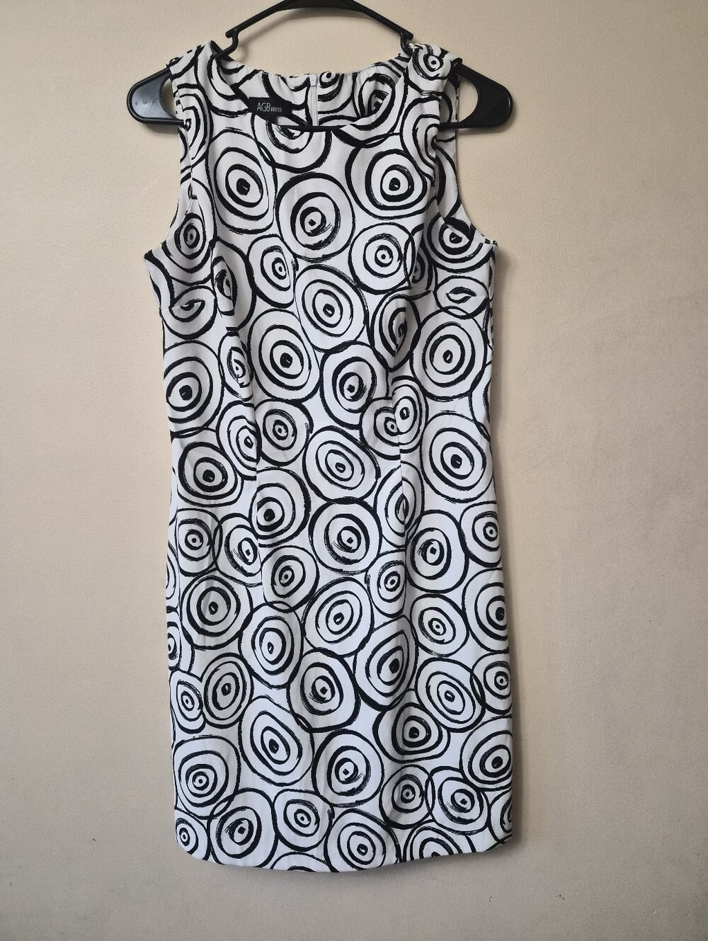 Abstract White & Black Woman Knee Lengh Dress AGB Dress Brand Size 10